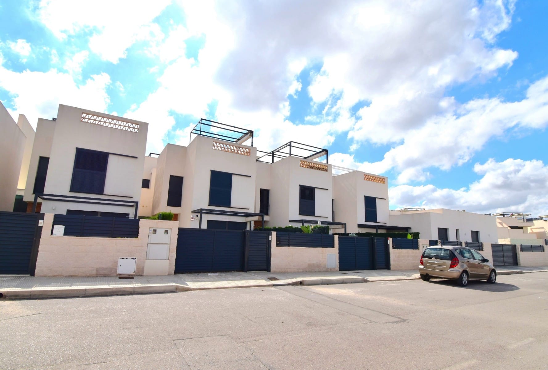 Venta. Villa en Benijofar