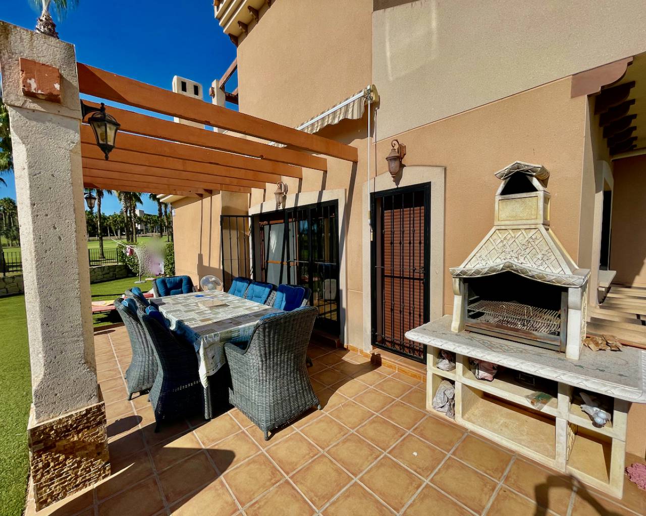 Venta. Villa en Algorfa