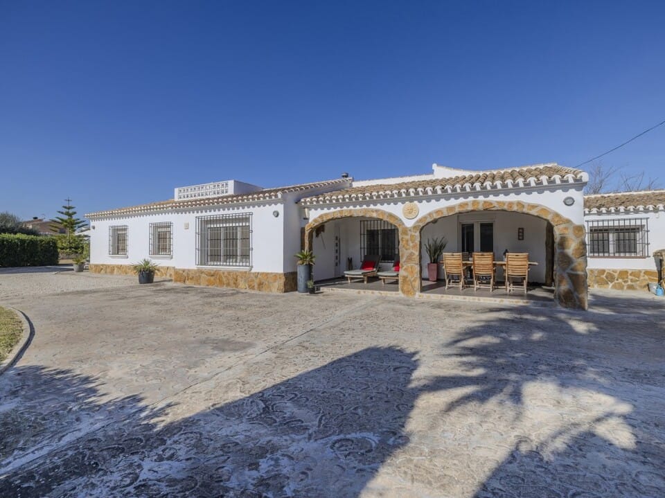 Verkoop. Villa in Javea