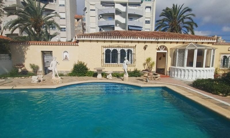 Verkauf. Villa in Torrevieja