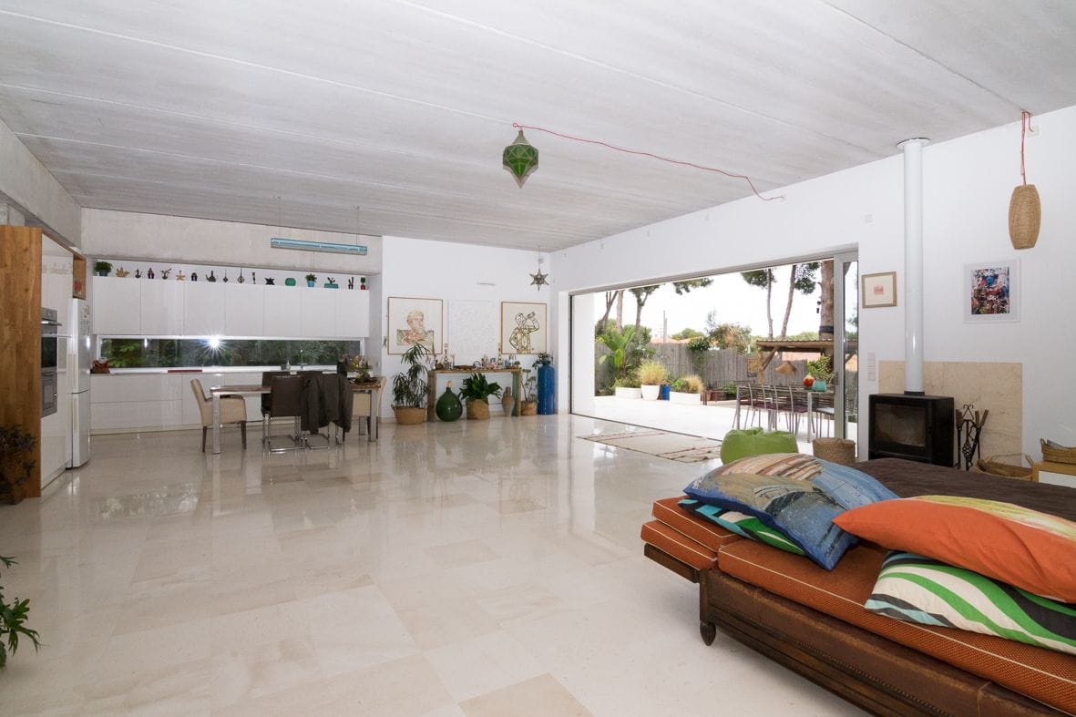 Modern villa in Las Rotas.