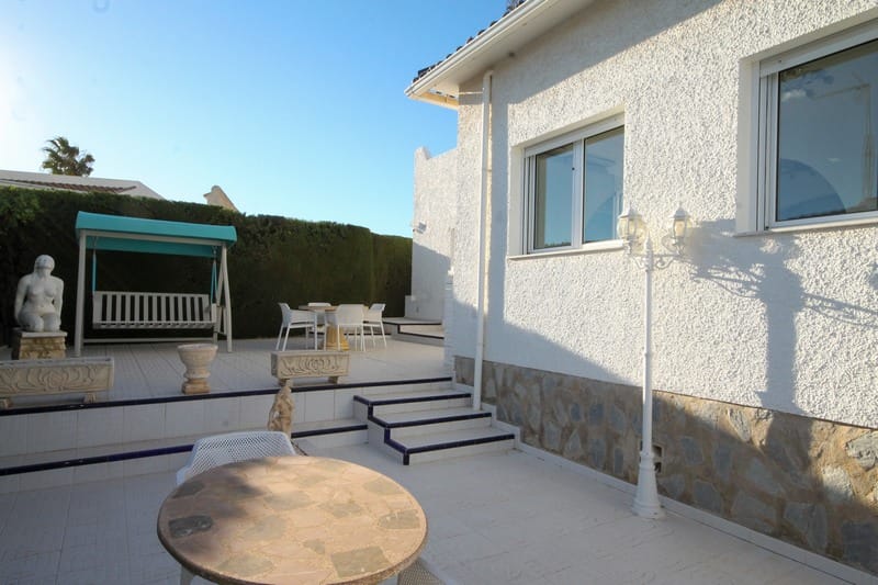 Venta. Villa en San Miguel de Salinas
