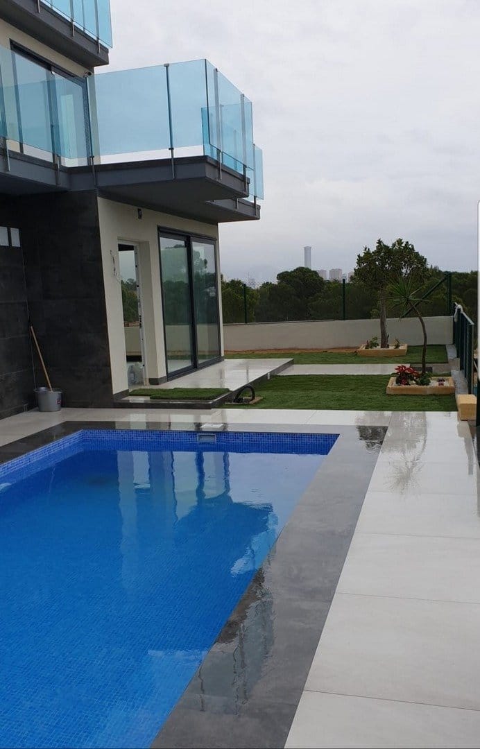 Venta. Villa en Finestrat