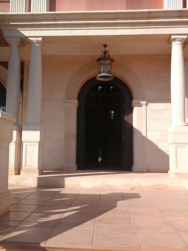 Venta. Villa en Elche
