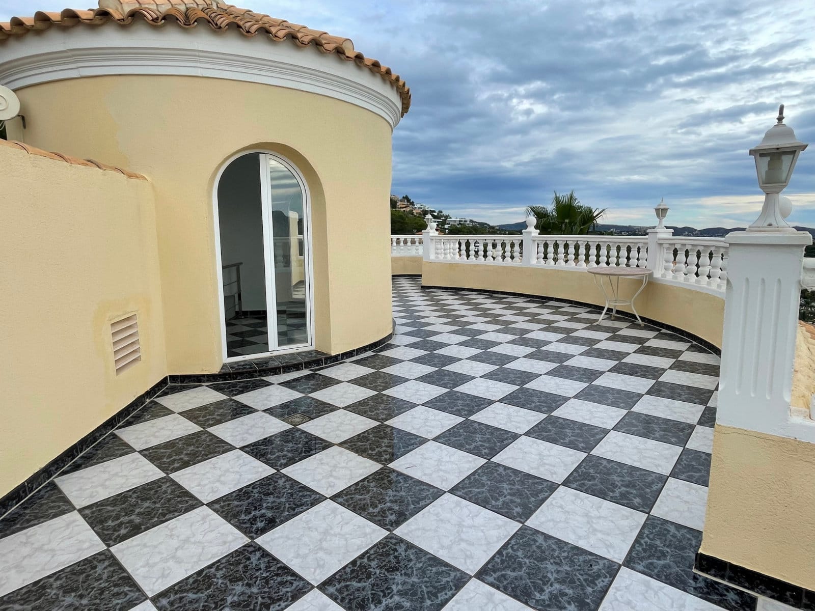Villa de lujo con vista al mar en venta en Calpe