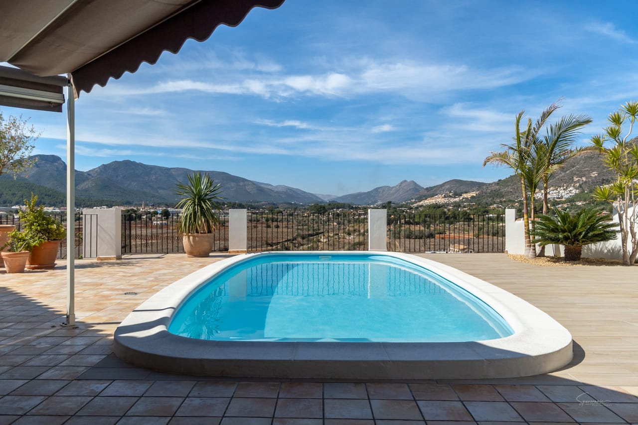For Sale. Villa in Lliber