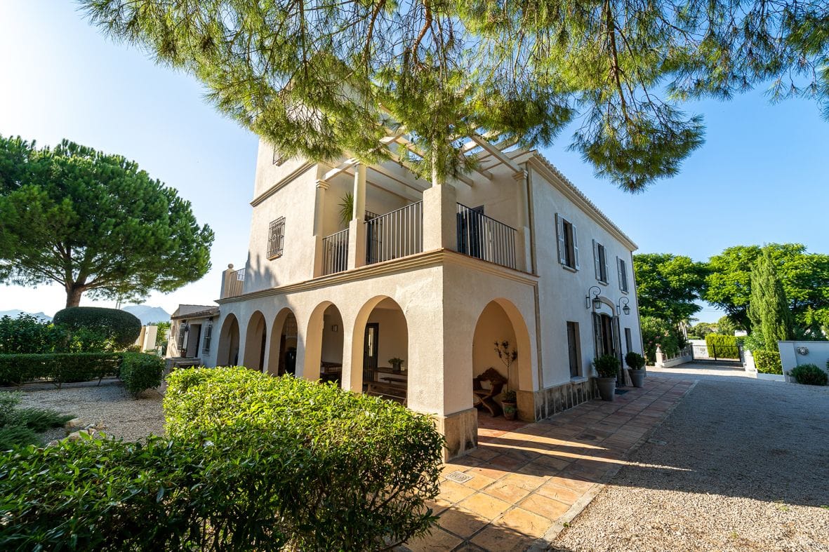 Beautiful manor house just a stone's throw from Dénia.
