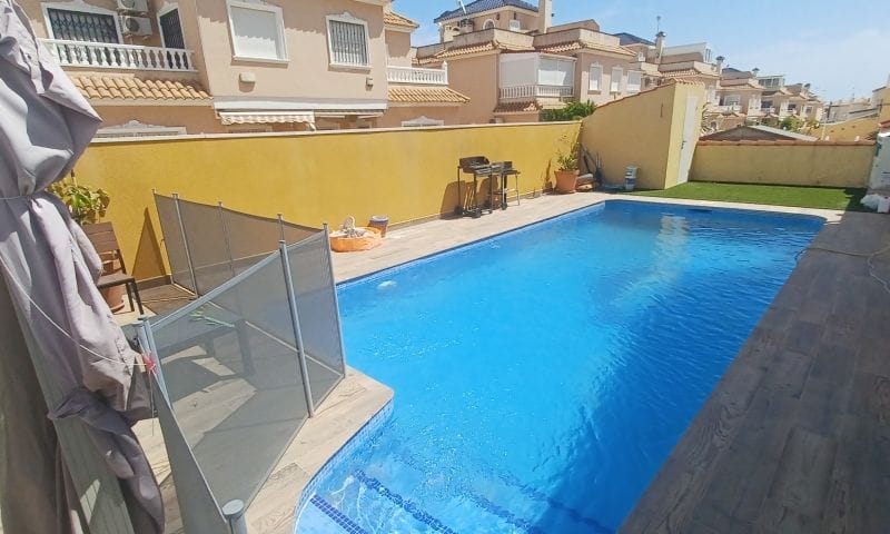 Venta. Villa en Orihuela Costa