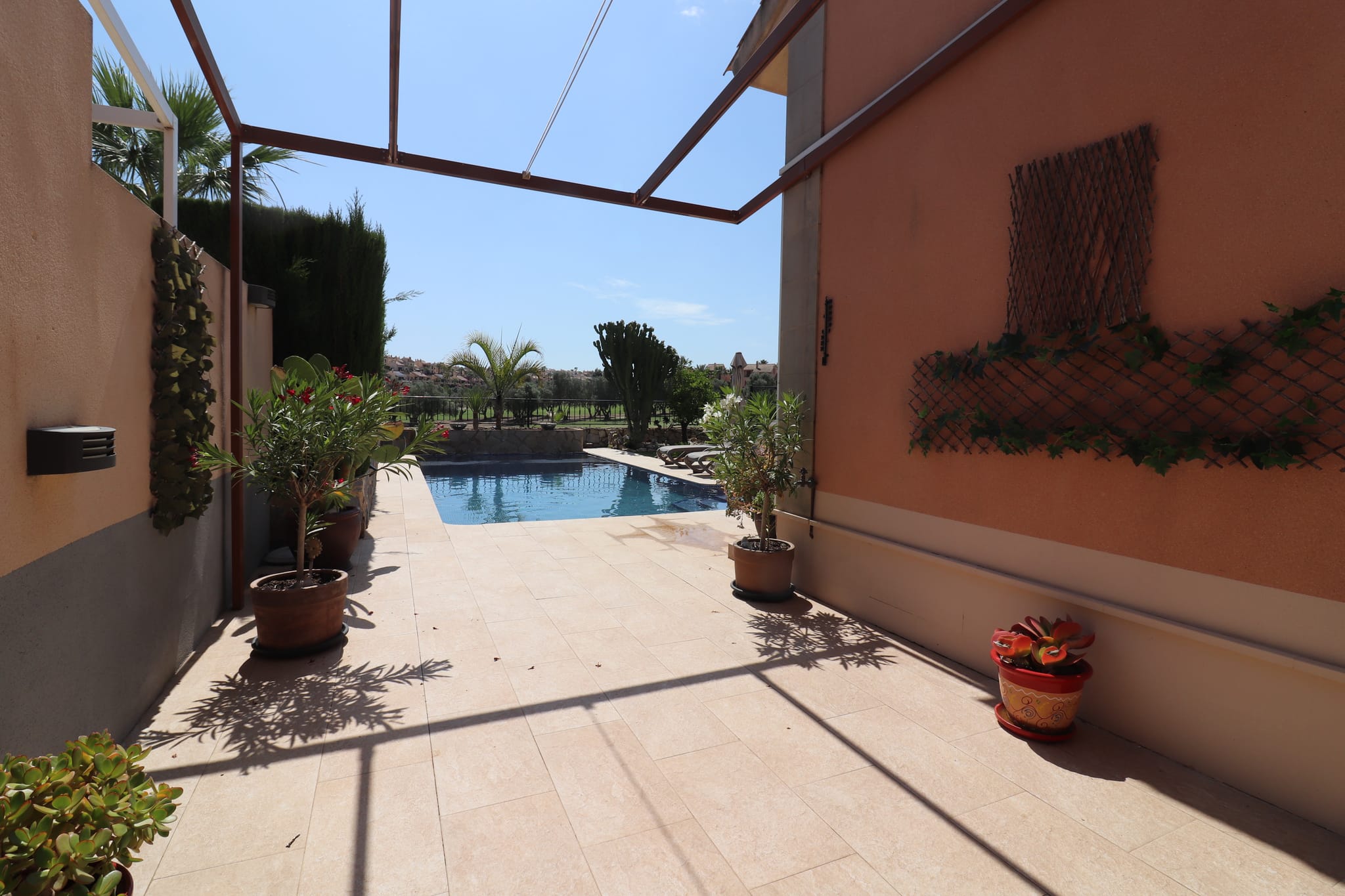 Venta. Villa en Algorfa