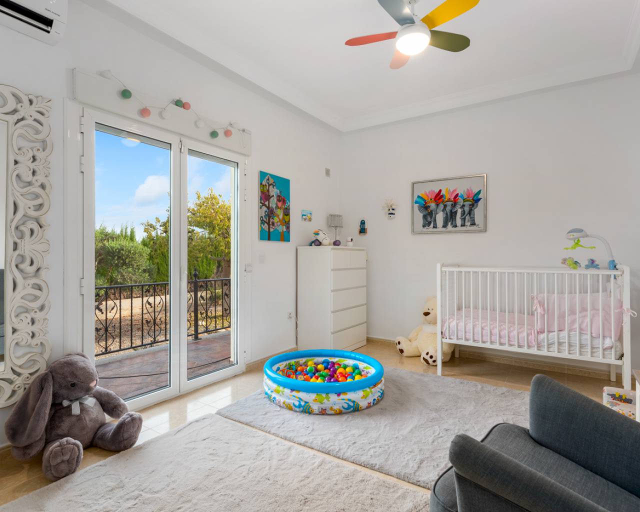 Venta. Villa en Daya Vieja