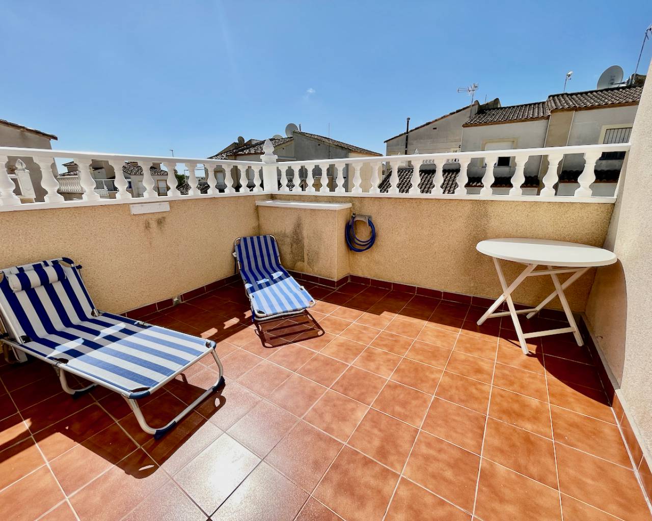 Venta. Villa en Algorfa
