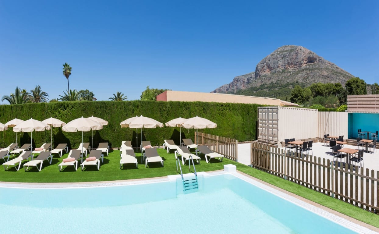 Venta. Commercial Unit en Javea