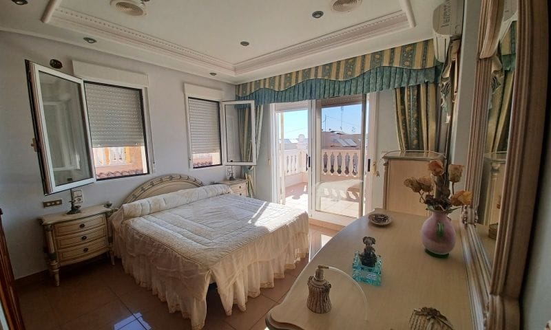Venta. Villa en Torrevieja