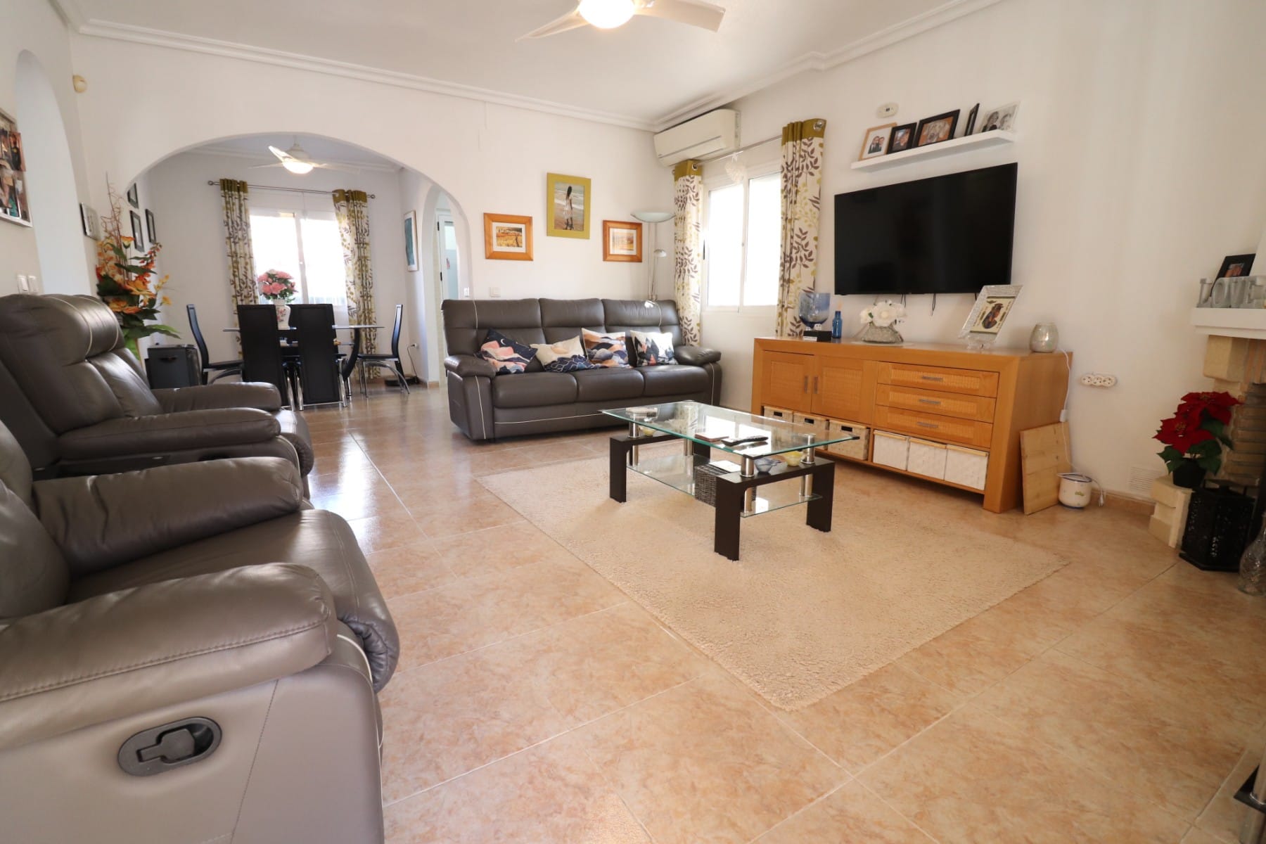 Venta. Villa en Algorfa