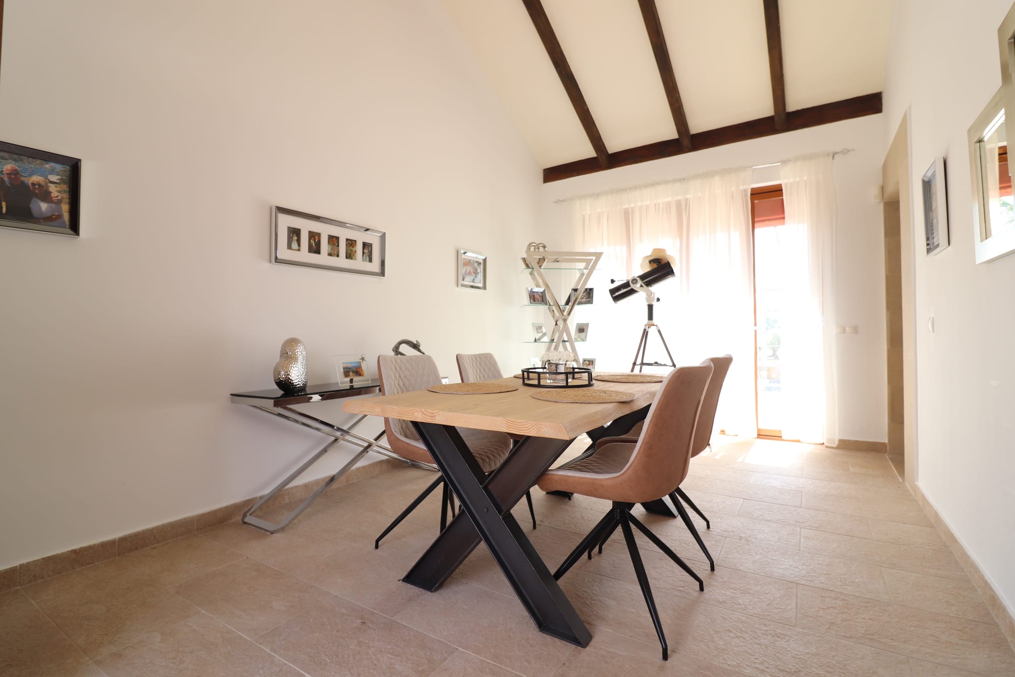 Venta. Villa en Algorfa