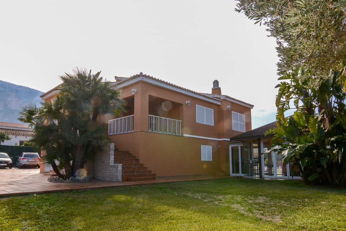 Villa for sale in Dénia