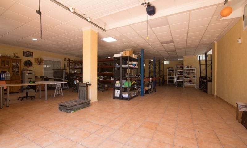 For Sale. Villa in Crevillente