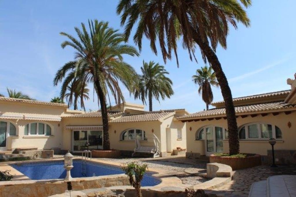 Venta. Villa en Moraira