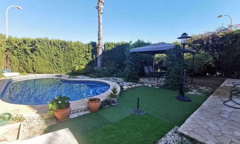 Venta. Villa en Orihuela Costa