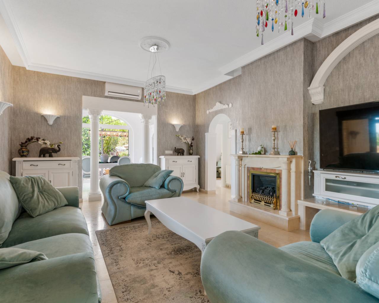 Venta. Villa en Daya Vieja