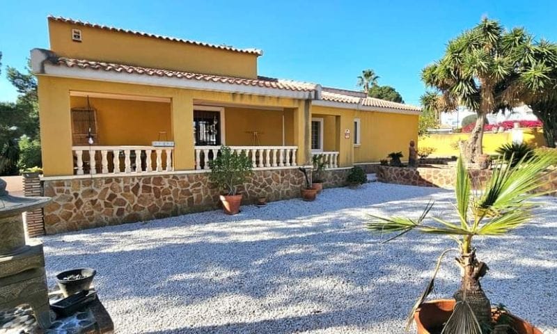 CC-1928864 - For Sale. Villa in Pinar De Campoverde