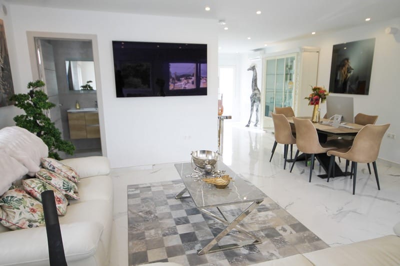 Venta. Villa en San Miguel de Salinas