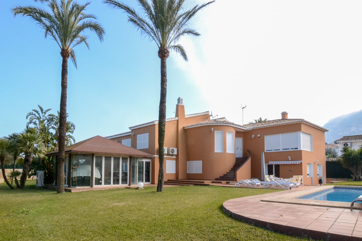 Villa for sale in Dénia