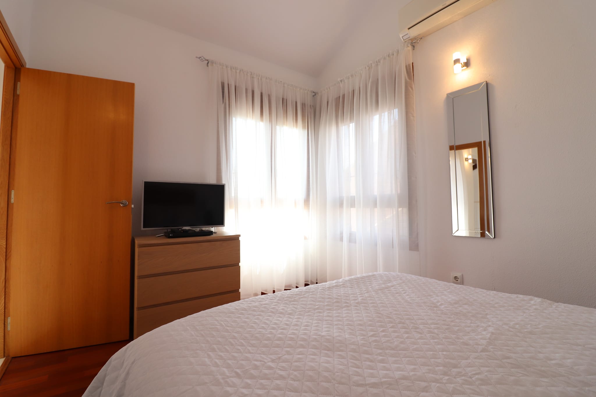Venta. Villa en Algorfa