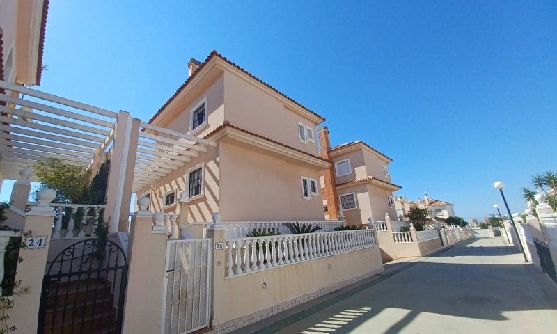 Venta. Villa en Torrevieja