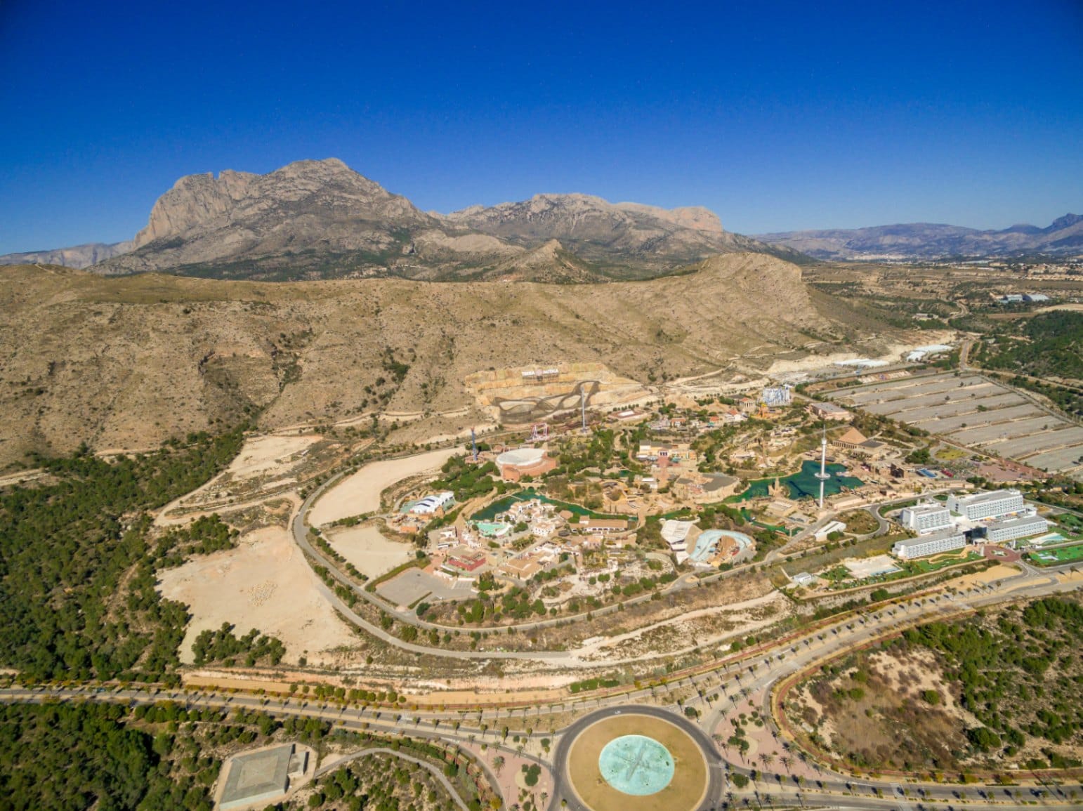 En construcción: 22 modernas villas cerca del golf en Finestrat