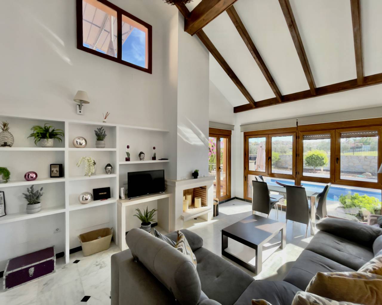 Venta. Villa en Algorfa