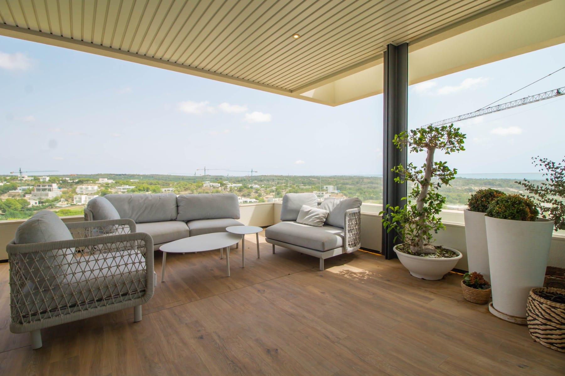 Venta. Apartment en Las Colinas Golf Resort