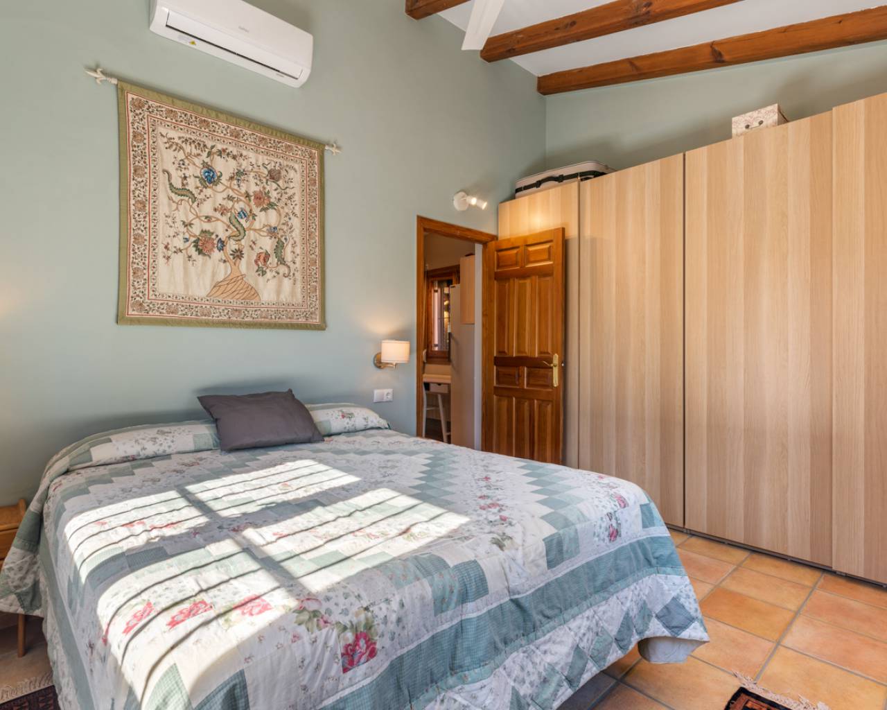 Venta. Villa en Catral