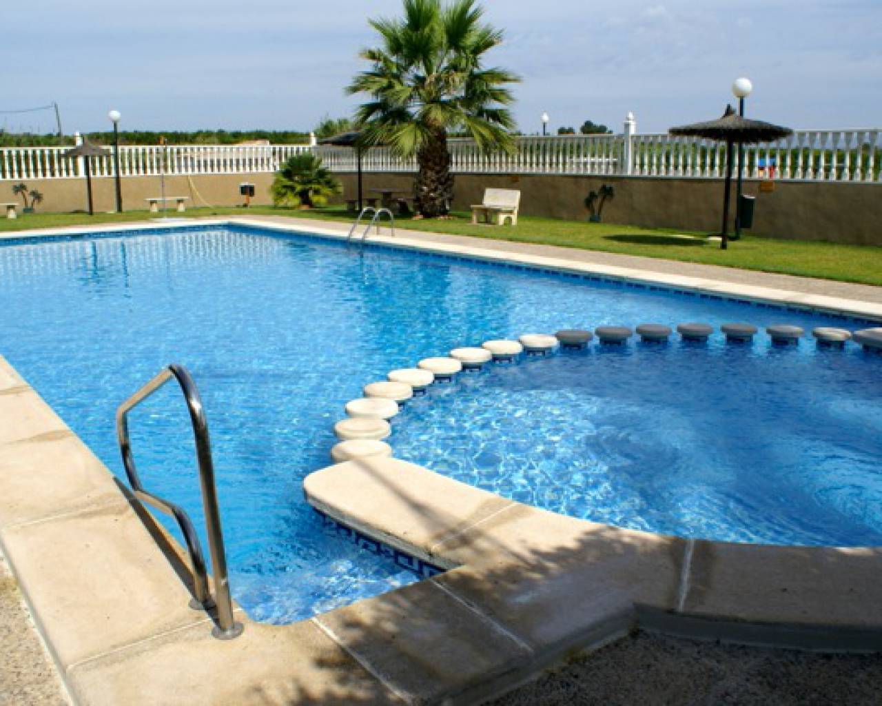 Venta. Villa en Algorfa