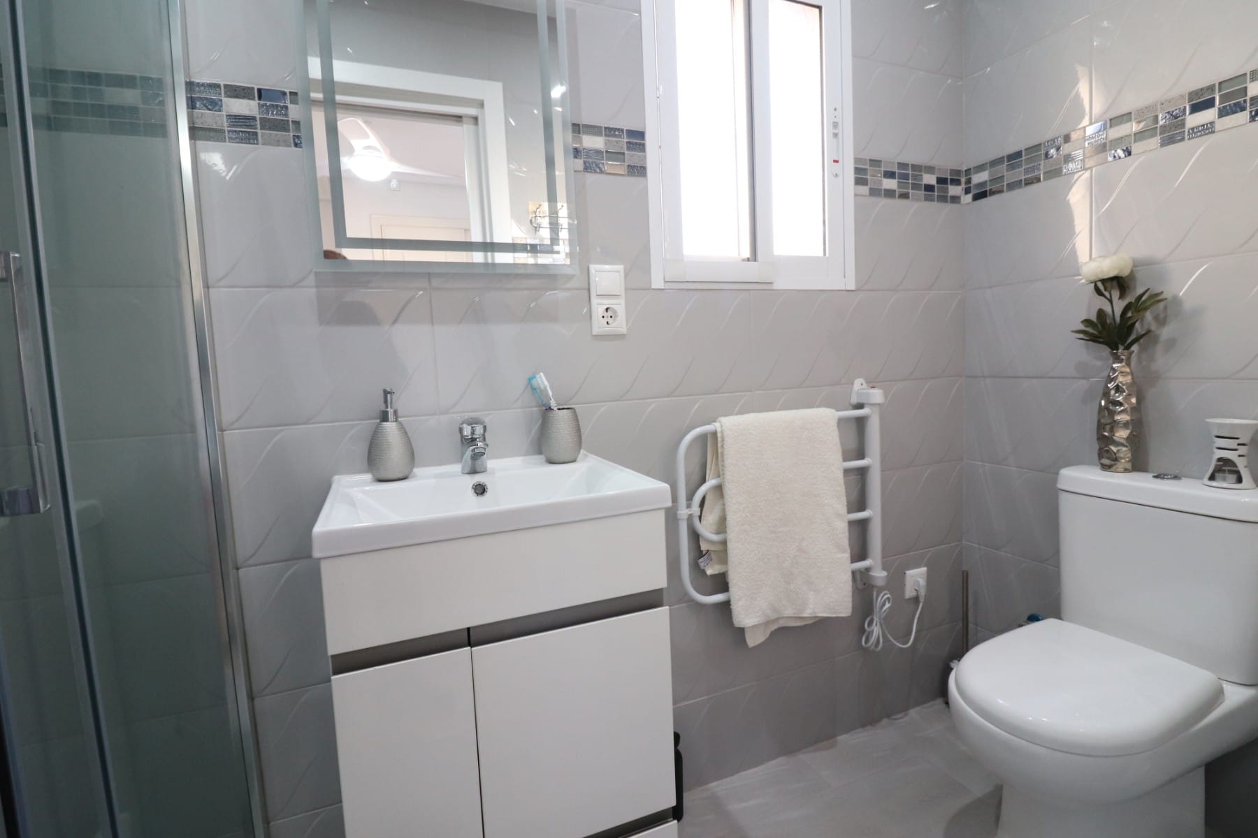 Venta. Villa en Algorfa