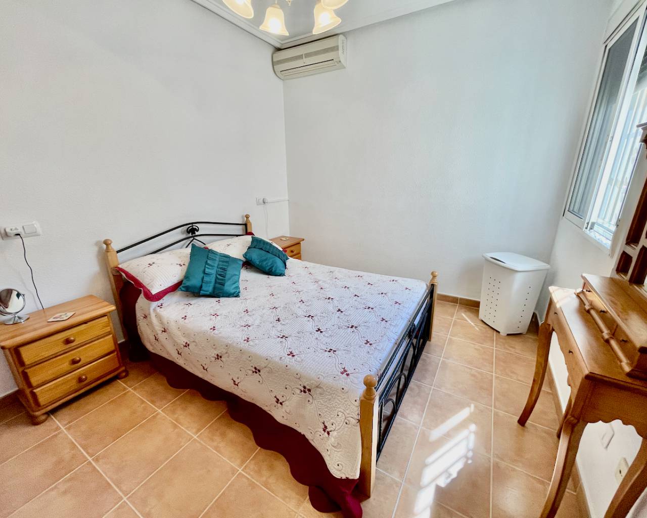 Venta. Villa en Algorfa