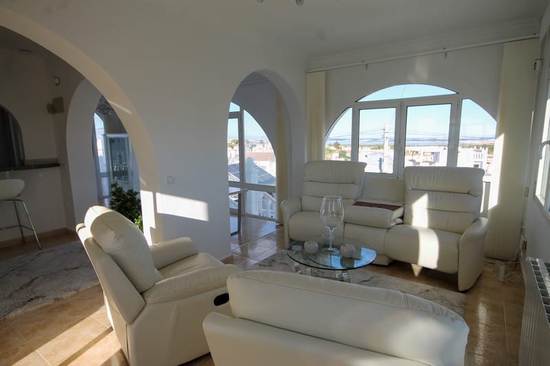 Venta. Villa en San Miguel de Salinas