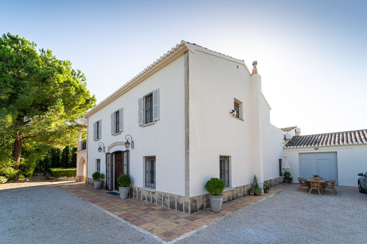 Beautiful manor house just a stone's throw from Dénia.