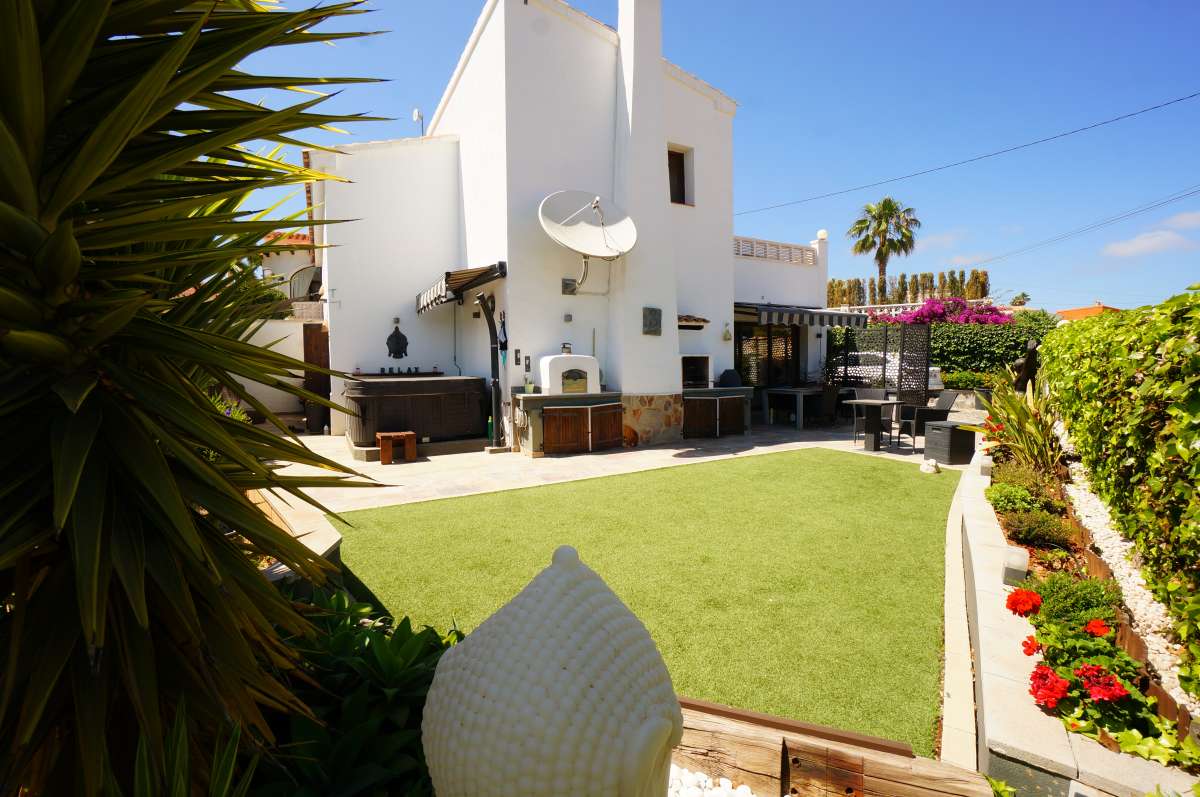 Venta. Villa en Calpe