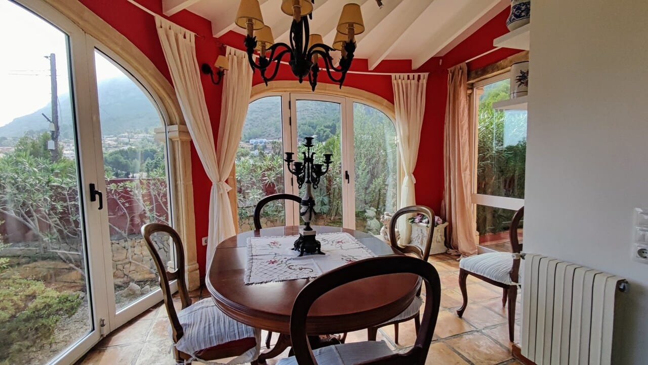 Venta. Villa en Denia