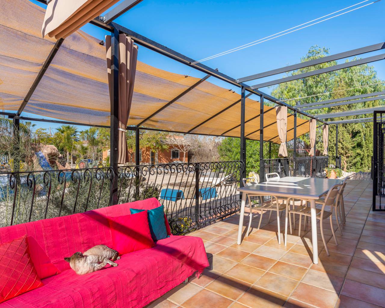 Venta. Villa en Catral