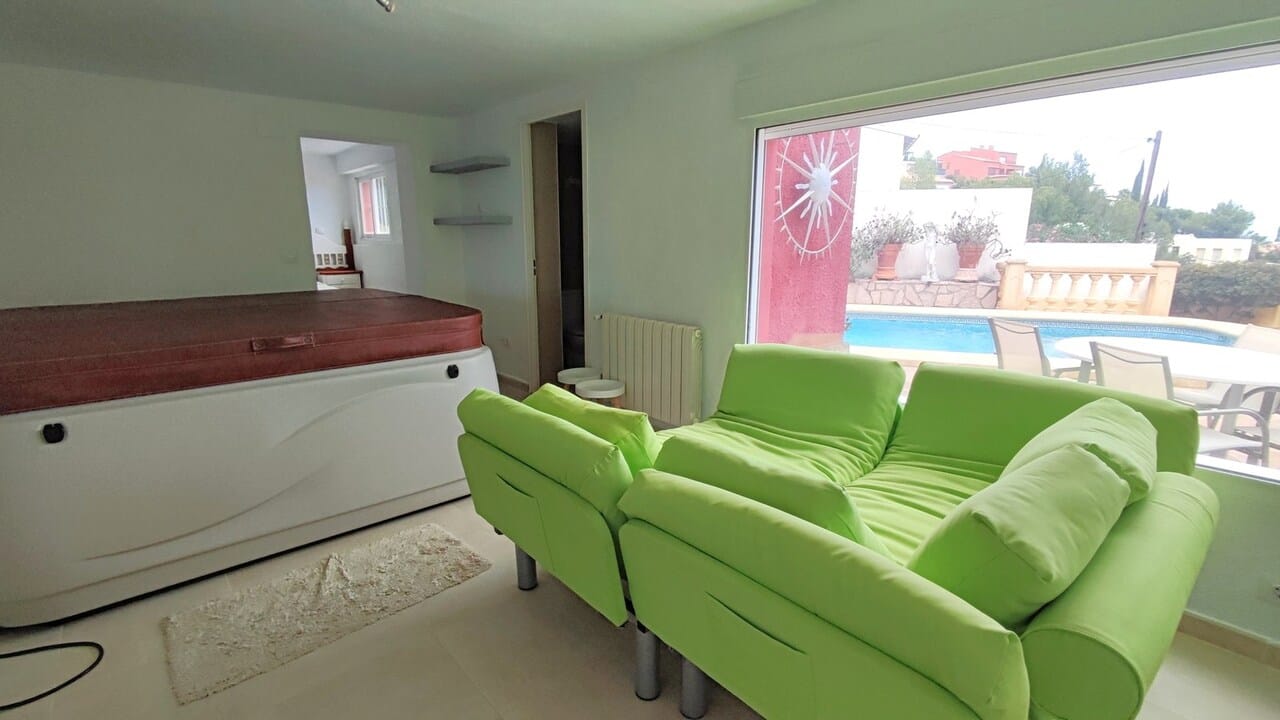 Venta. Villa en Denia