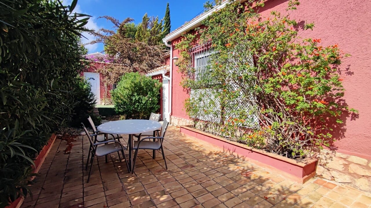 Venta. Villa en Denia