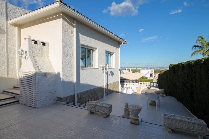 Venta. Villa en San Miguel de Salinas