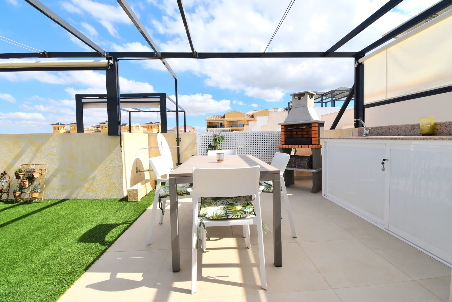 Venta. Villa en Benijofar