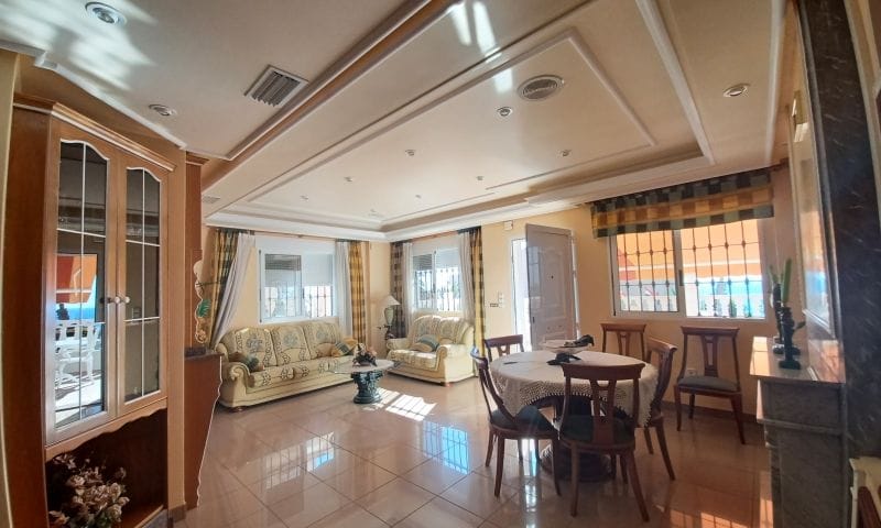 Venta. Villa en Torrevieja
