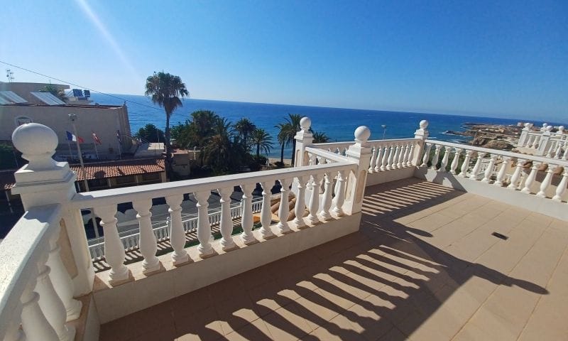 Venta. Villa en Torrevieja