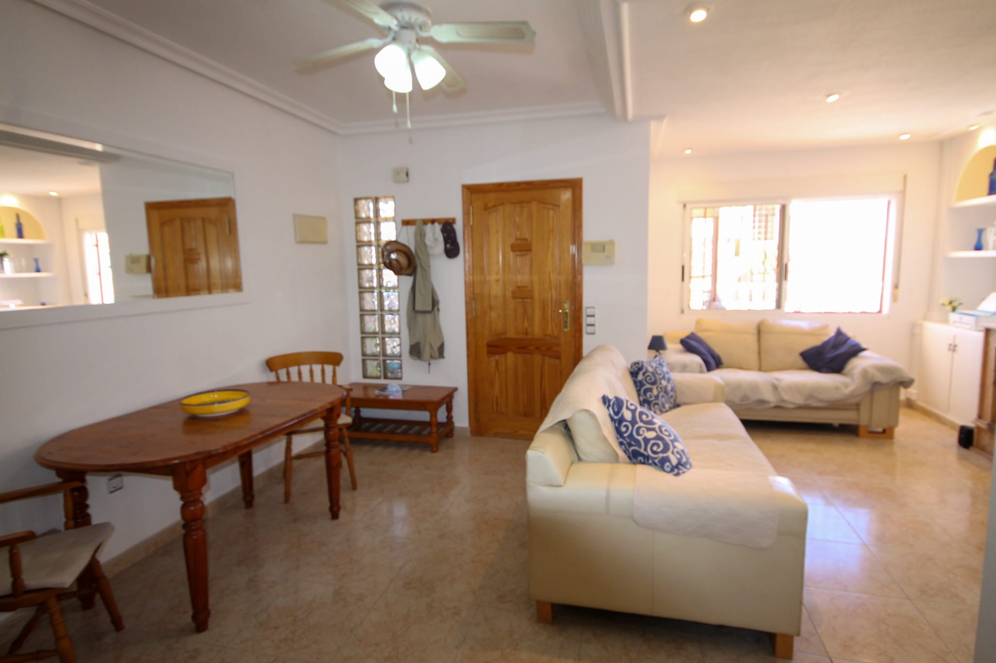 Venta. Villa en San Miguel de Salinas