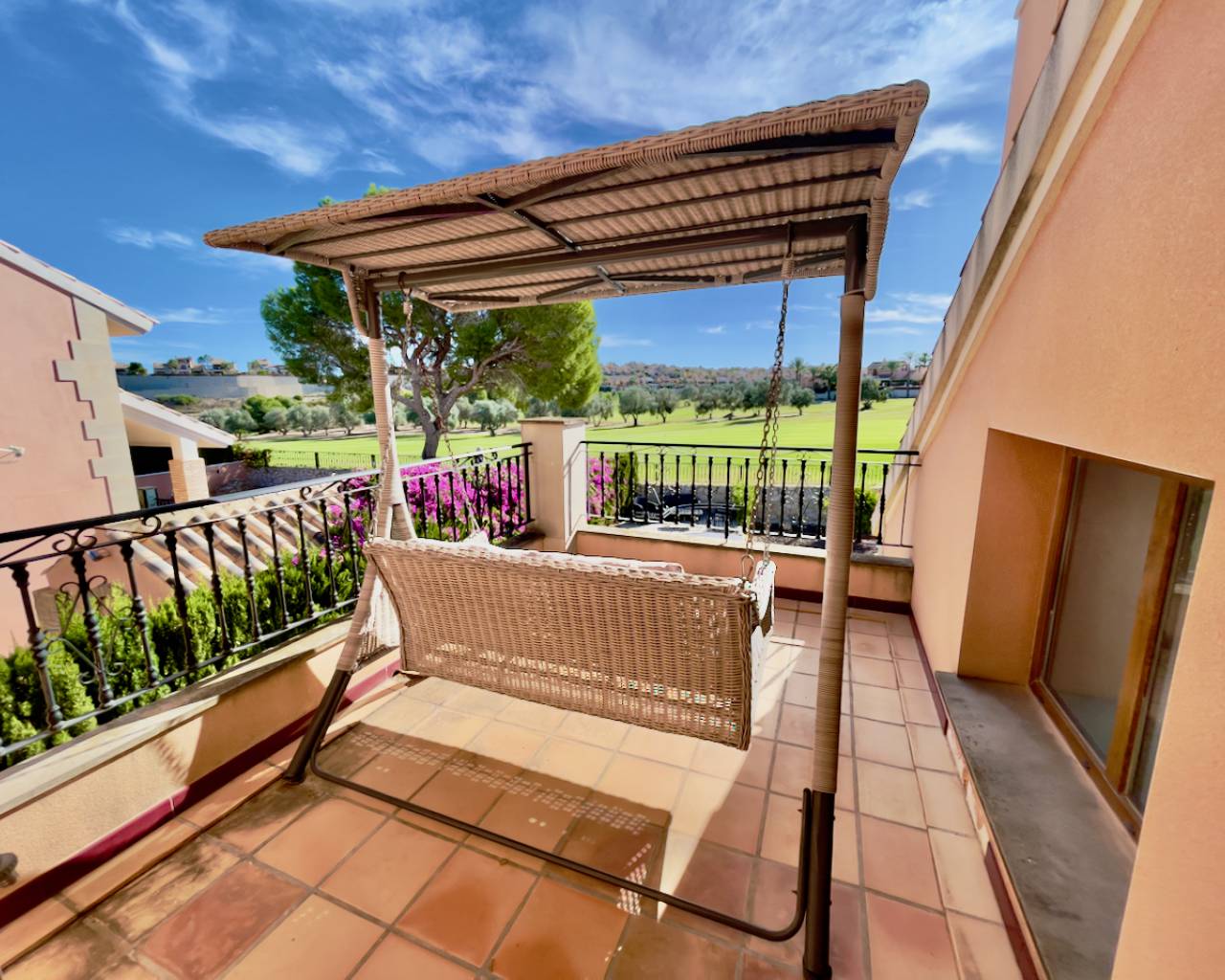 Venta. Villa en Algorfa
