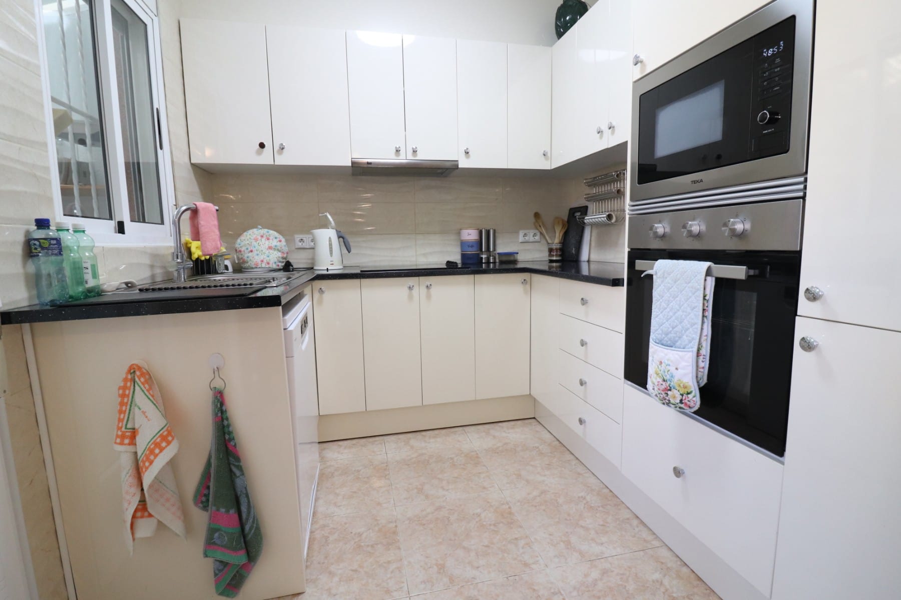 Venta. Villa en Algorfa
